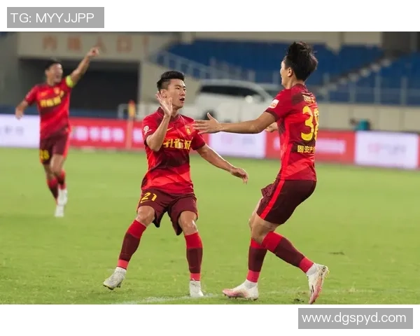 武汉篮球队以67分领跑精英赛积分榜展现强劲实力